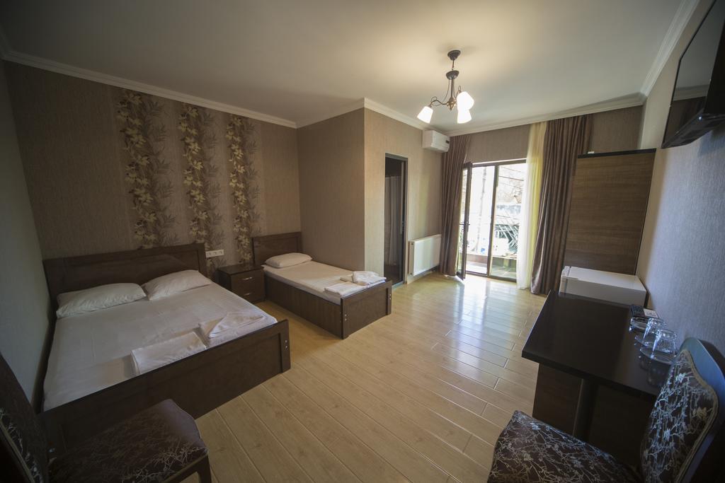Hotel Nikala 츠할투보 외부 사진