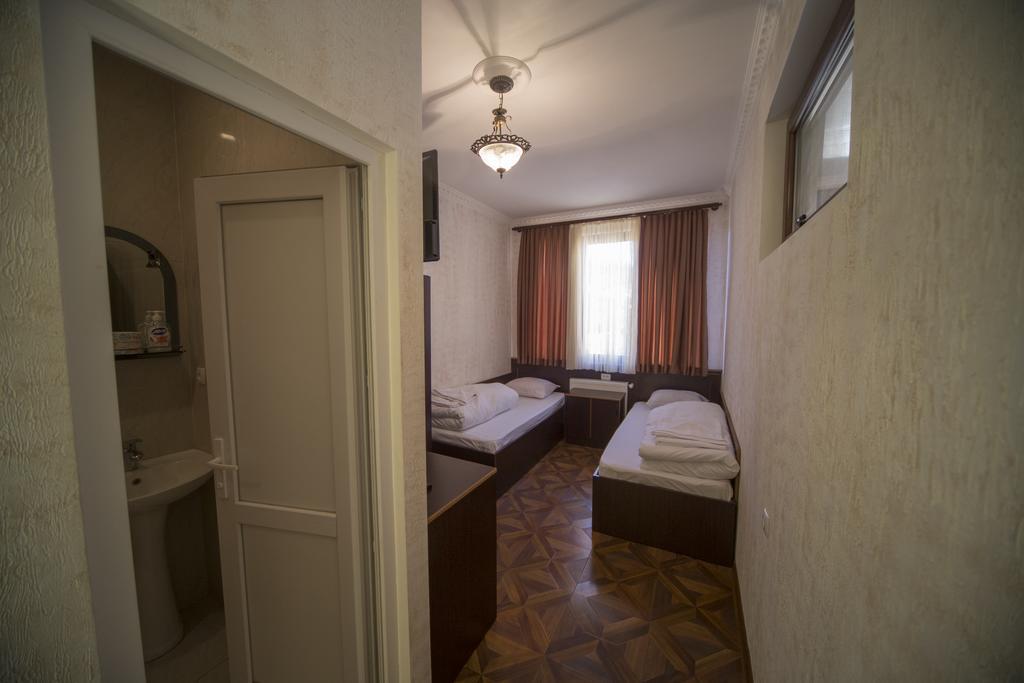 Hotel Nikala 츠할투보 외부 사진